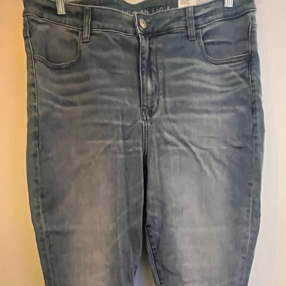 NWT American Eagle High Rise Jeans - Light Denim Next Level Stretch (Size 18)